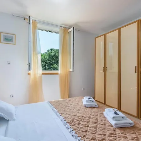 Nensi Apartment Porec